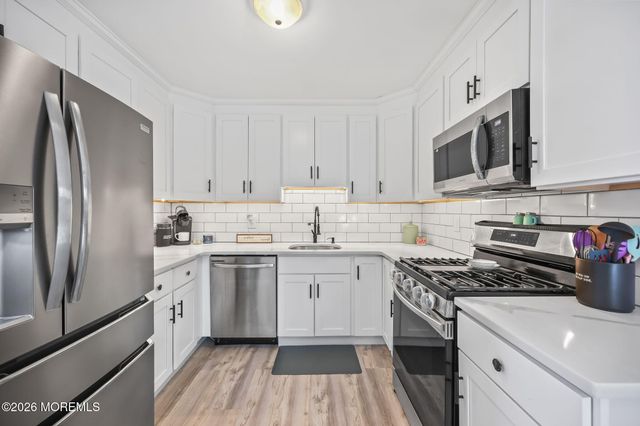 6 Hollywood Drive, Brick, NJ 08723