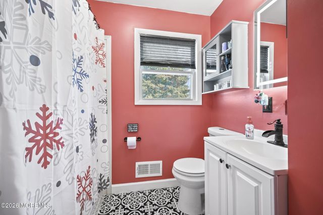 6 Hollywood Drive, Brick, NJ 08723