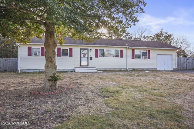 6 Hollywood Drive, Brick, NJ 08723