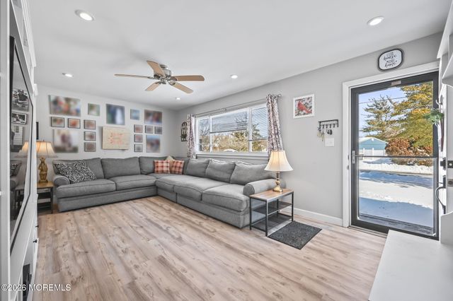 6 Hollywood Drive, Brick, NJ 08723