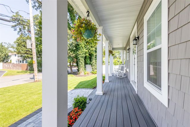 9 Arlington Avenue, Saint James, NY 11780