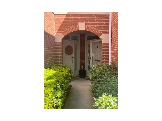 4252 W Harrington Lane, Chicago, IL 60646