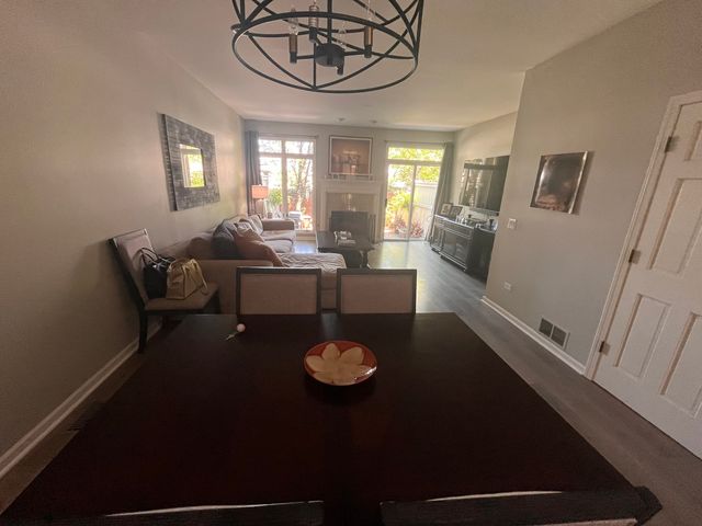 4252 W Harrington Lane, Chicago, IL 60646