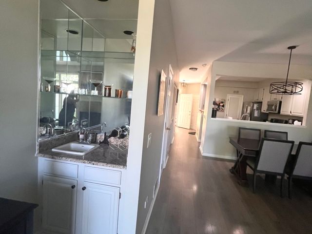4252 W Harrington Lane, Chicago, IL 60646
