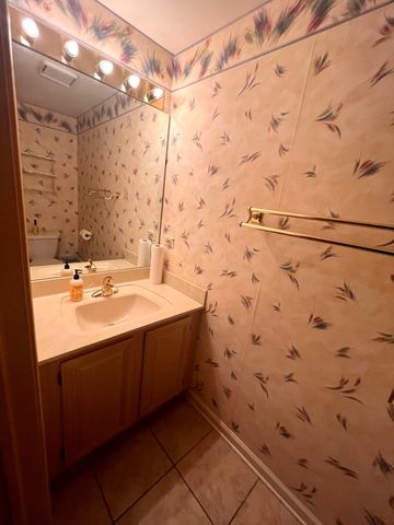 4252 W Harrington Lane, Chicago, IL 60646