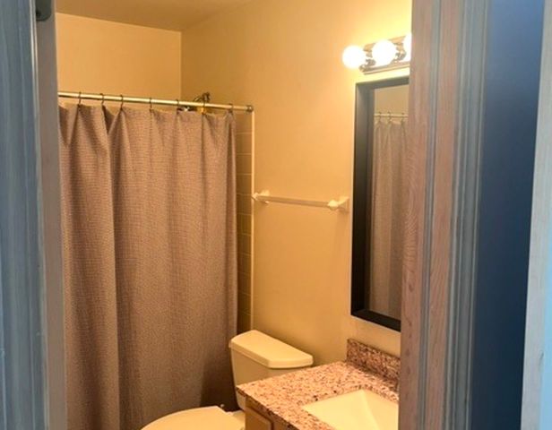 4252 W Harrington Lane, Chicago, IL 60646