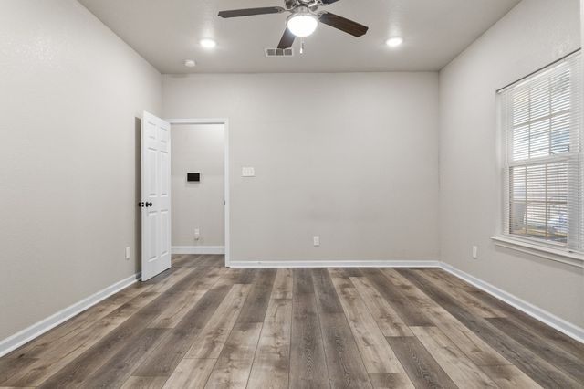 850 E Harvey Avenue, Fort Worth, TX 76104