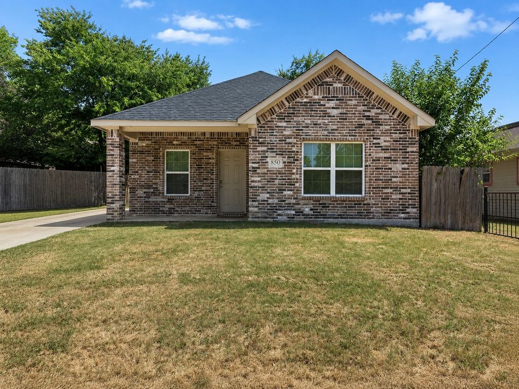 850 E Harvey Avenue, Fort Worth, TX 76104