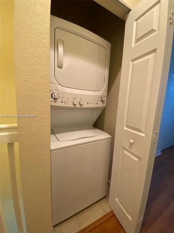 8987 W 35th Ave 8987, Hialeah, FL 33018