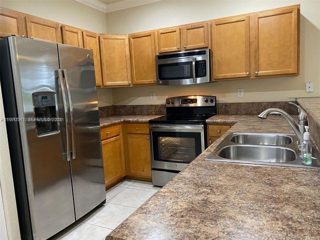 8987 W 35th Ave 8987, Hialeah, FL 33018