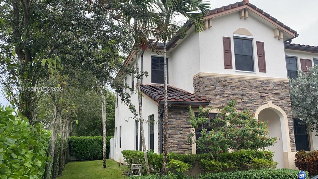 8987 W 35th Ave 8987, Hialeah, FL 33018