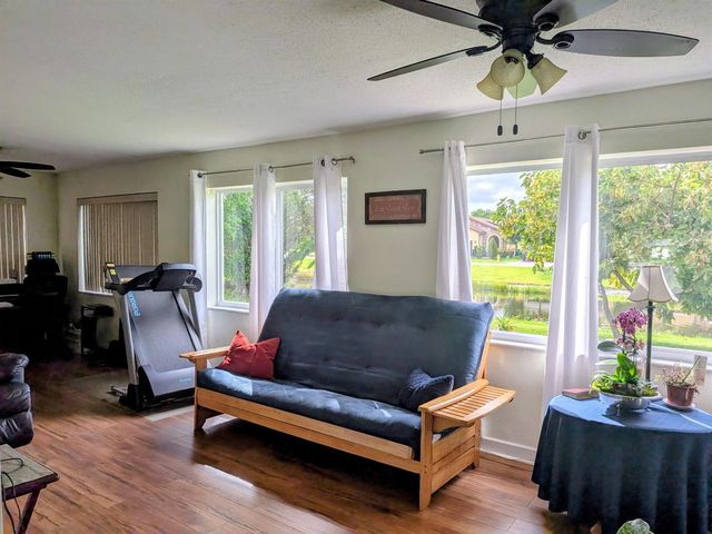 4914 NW 49th Road, Tamarac, FL 33319