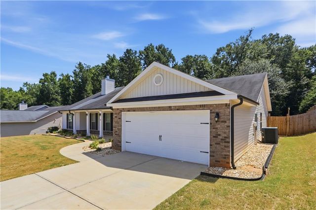 144 Briar Rose Boulevard, Jefferson, GA 30549