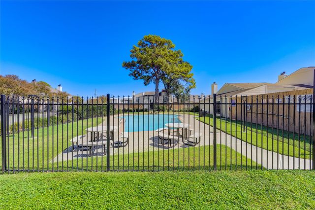 6401 Deihl Road 505, Houston, TX 77092