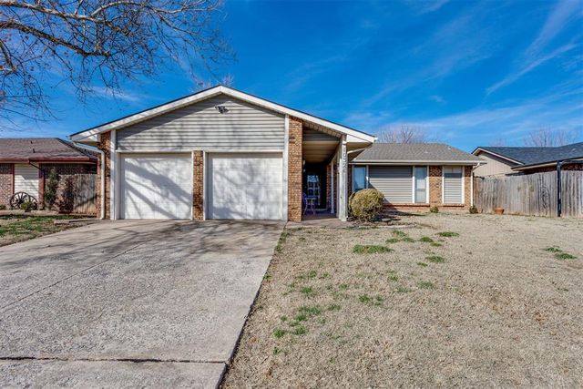 10321 Hollyhead Way, Yukon, OK 73099