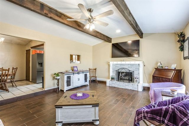 10321 Hollyhead Way, Yukon, OK 73099