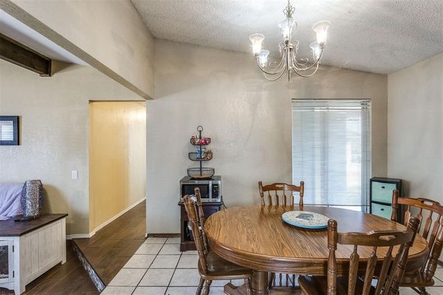 10321 Hollyhead Way, Yukon, OK 73099