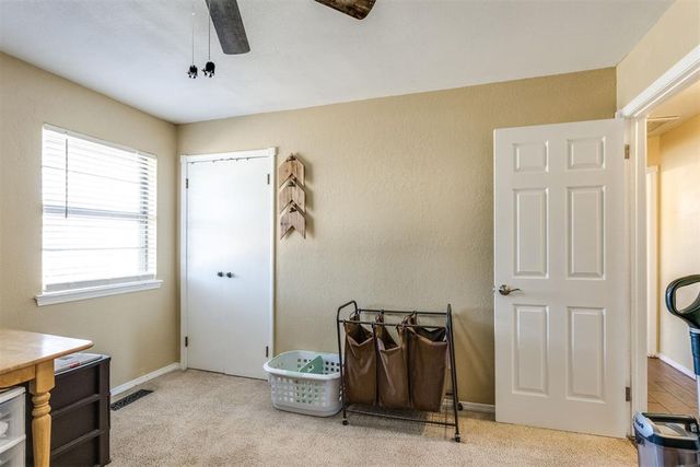 10321 Hollyhead Way, Yukon, OK 73099