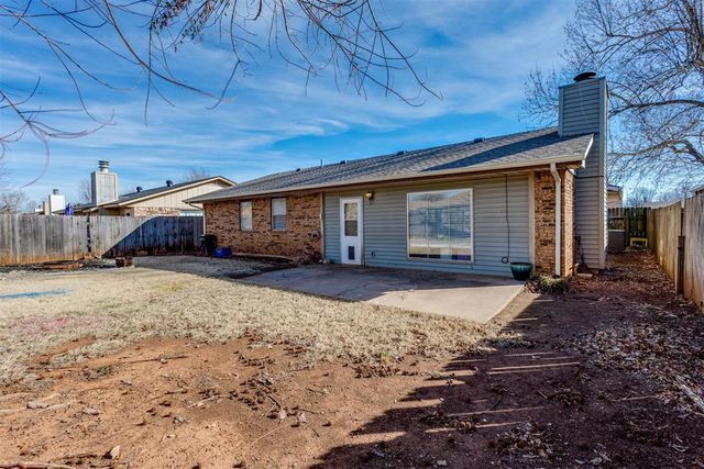 10321 Hollyhead Way, Yukon, OK 73099