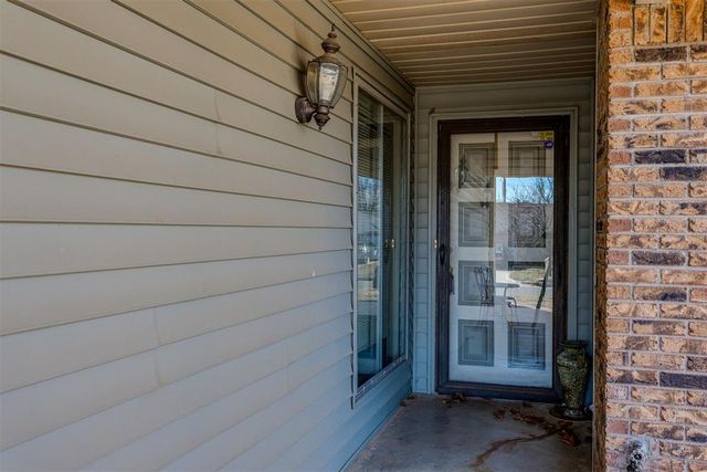 10321 Hollyhead Way, Yukon, OK 73099