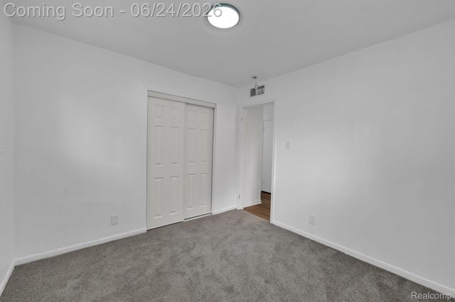 25636 Norfolk Street, Dearborn Heights, MI 48125