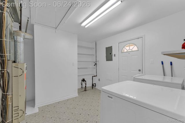 25636 Norfolk Street, Dearborn Heights, MI 48125