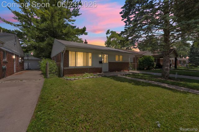 25636 Norfolk Street, Dearborn Heights, MI 48125