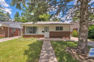25636 Norfolk Street, Dearborn Heights, MI 48125