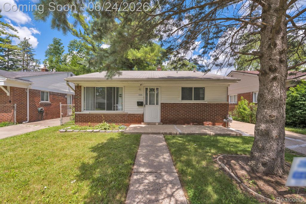25636 Norfolk Street, Dearborn Heights, MI 48125