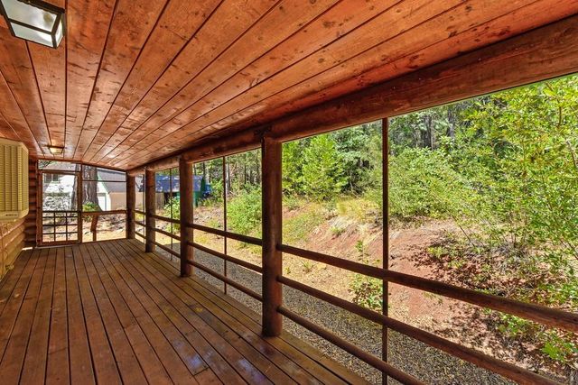 6960 Blackhawk Ln, Foresthill, CA 95631