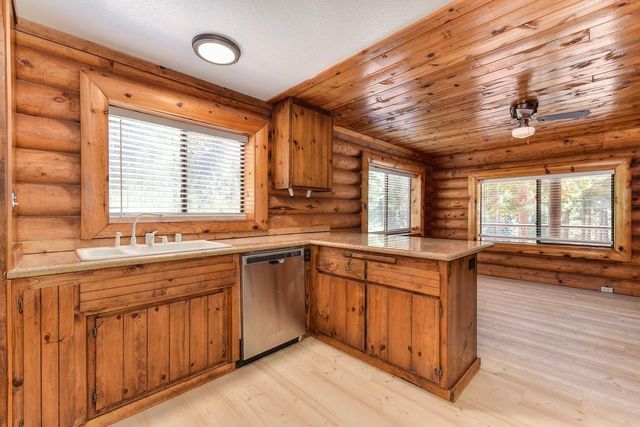 6960 Blackhawk Ln, Foresthill, CA 95631