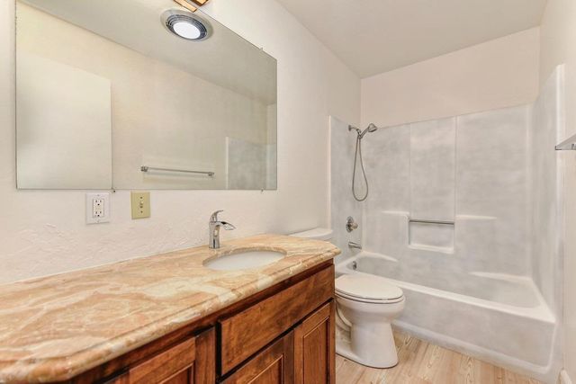 6960 Blackhawk Ln, Foresthill, CA 95631