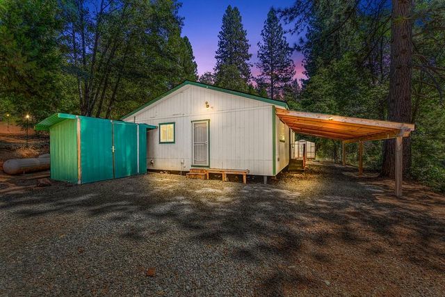 6960 Blackhawk Ln, Foresthill, CA 95631