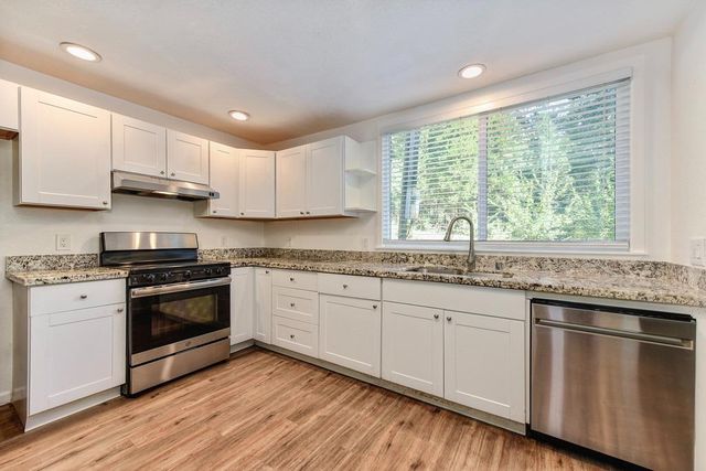 6960 Blackhawk Ln, Foresthill, CA 95631