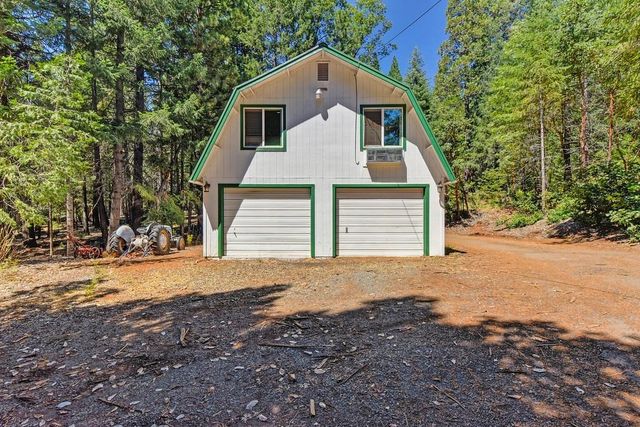 6960 Blackhawk Ln, Foresthill, CA 95631