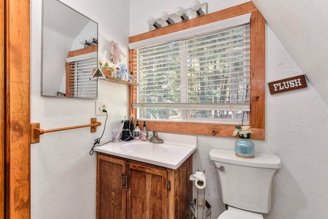 6960 Blackhawk Ln, Foresthill, CA 95631