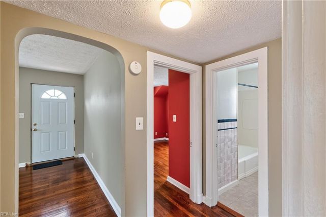 44 Davis AVE, Newport News, VA 23601