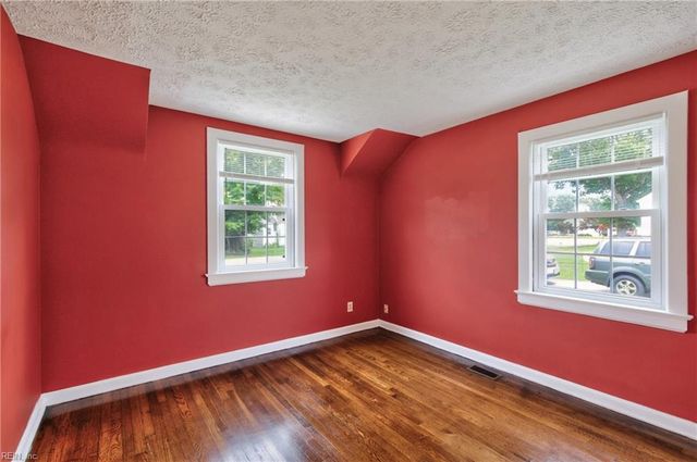 44 Davis AVE, Newport News, VA 23601