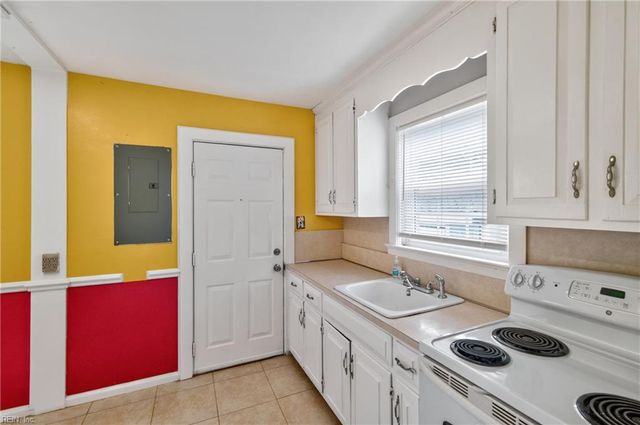 44 Davis AVE, Newport News, VA 23601
