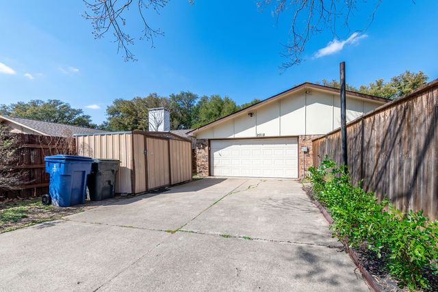 2818 Ashglen Drive, Garland, TX 75043