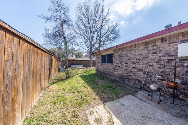 2818 Ashglen Drive, Garland, TX 75043