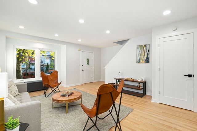 3342 W Le Moyne Street, Chicago, IL 60651