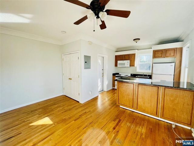 229 Orient Way 6, Rutherford, NJ 07070