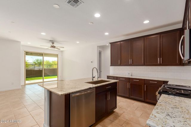 8911 W SOLANO Drive, Glendale, AZ 85305