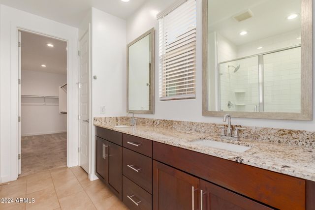 8911 W SOLANO Drive, Glendale, AZ 85305