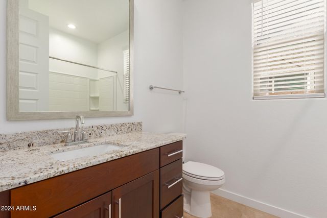 8911 W SOLANO Drive, Glendale, AZ 85305