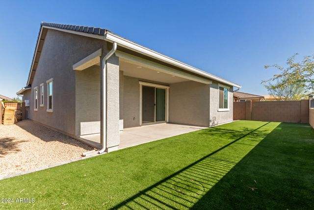 8911 W SOLANO Drive, Glendale, AZ 85305