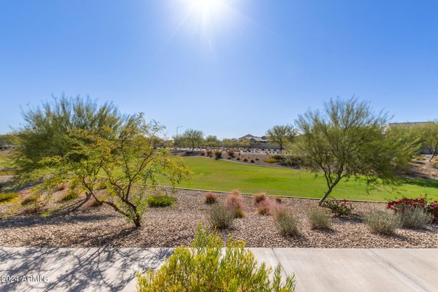 8911 W SOLANO Drive, Glendale, AZ 85305