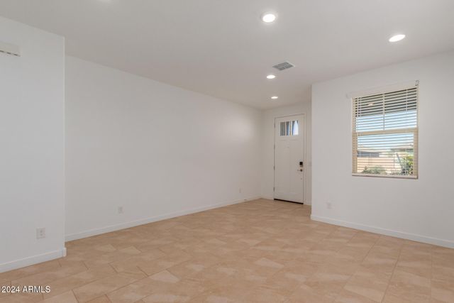8911 W SOLANO Drive, Glendale, AZ 85305