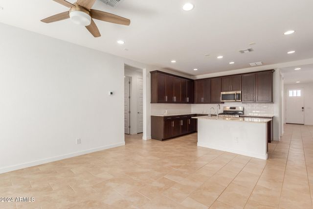 8911 W SOLANO Drive, Glendale, AZ 85305